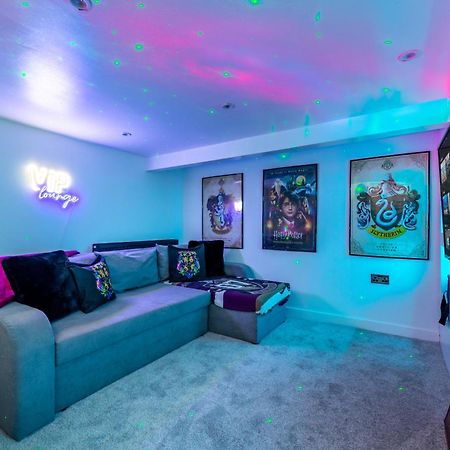 The Hogwarts Retreat - Cinema Room - Special May Offer - 25Th - 31St Watford  Exteriér fotografie