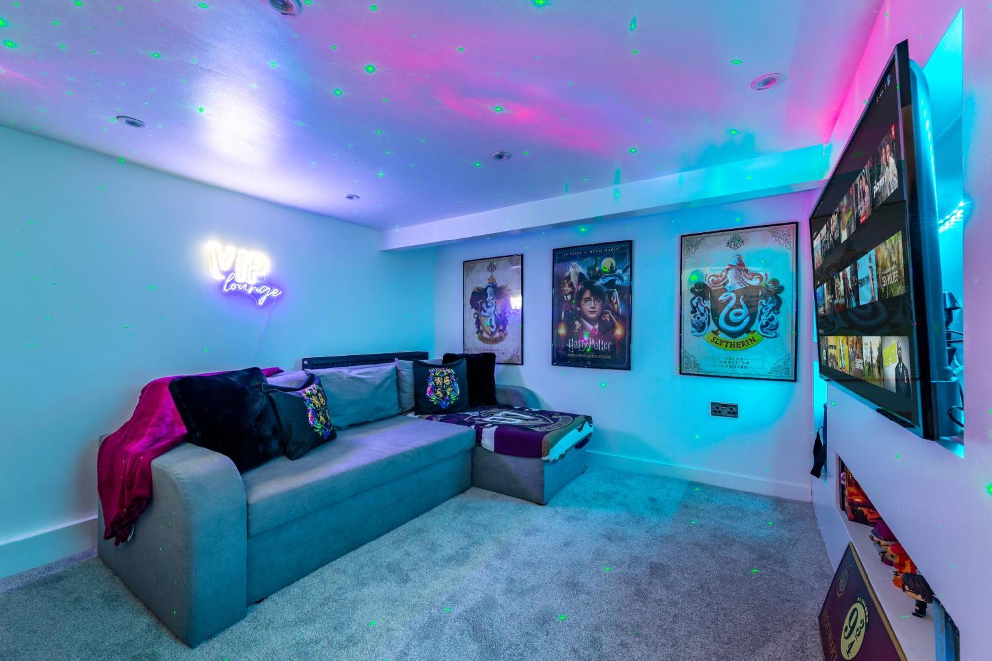 The Hogwarts Retreat - Cinema Room - Special May Offer - 25Th - 31St Watford  Exteriér fotografie