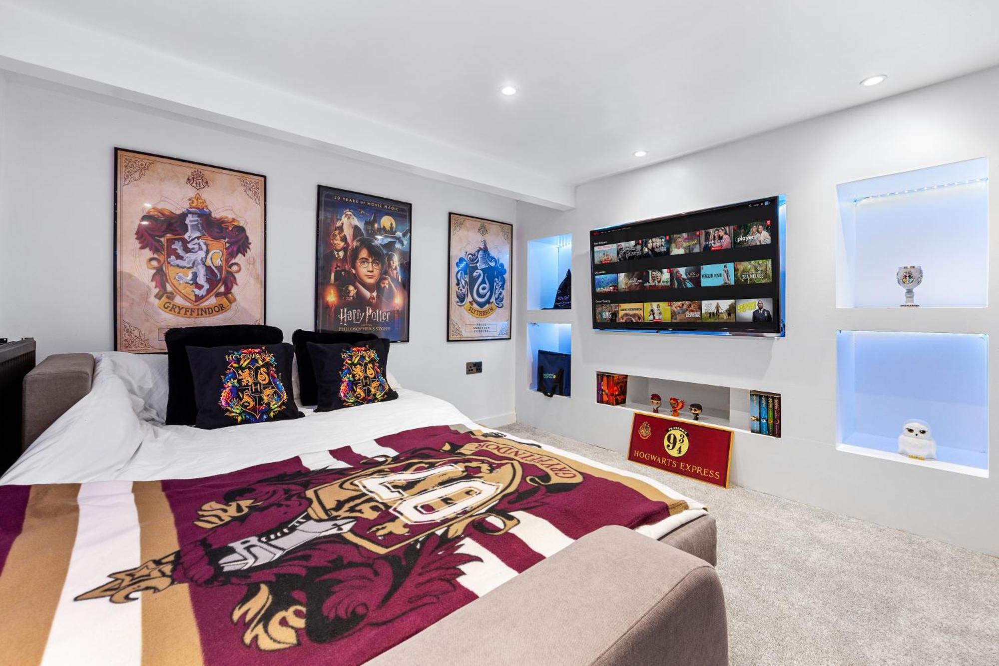 The Hogwarts Retreat - Cinema Room - Special May Offer - 25Th - 31St Watford  Exteriér fotografie