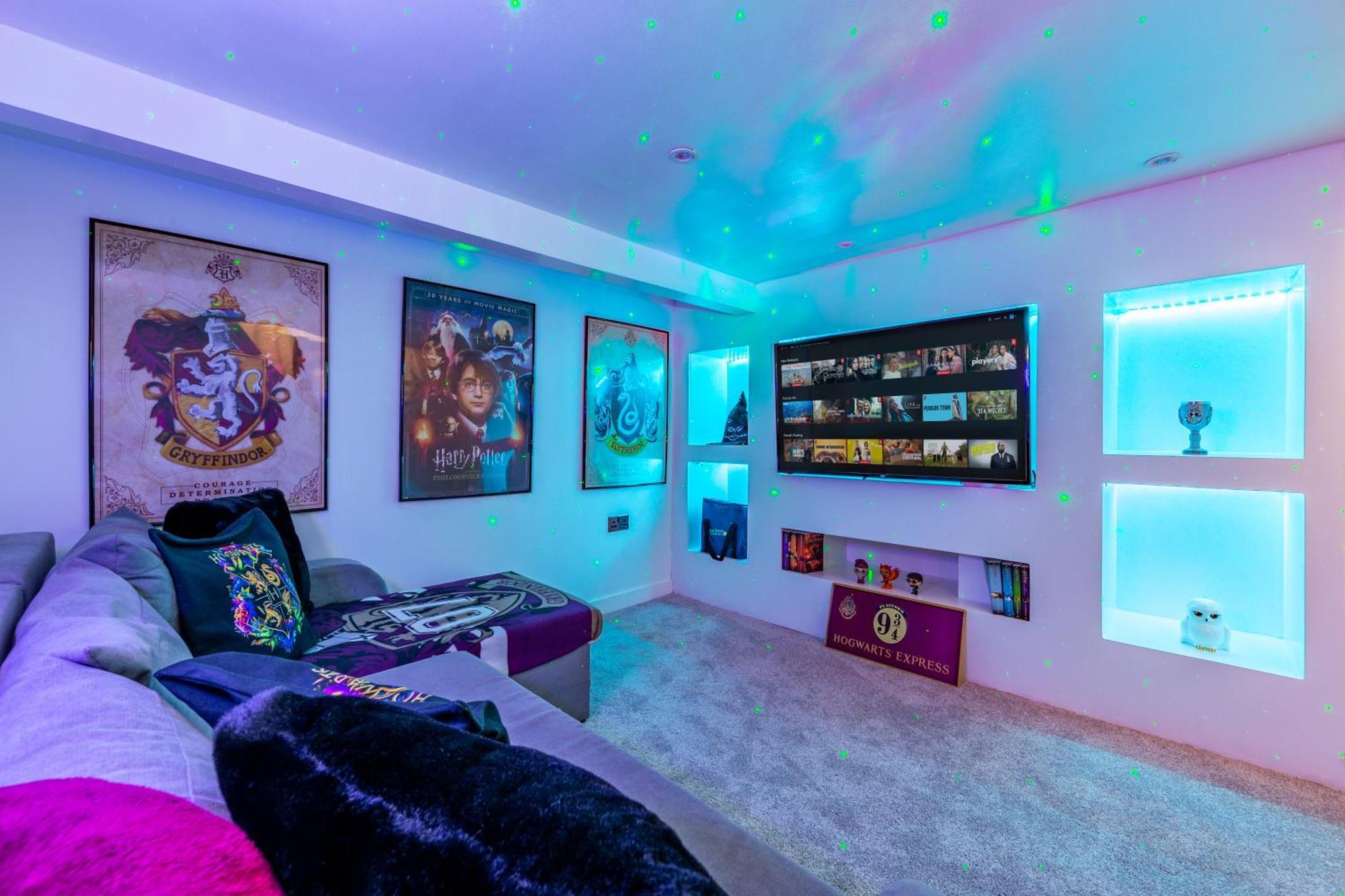 The Hogwarts Retreat - Cinema Room - Special May Offer - 25Th - 31St Watford  Exteriér fotografie