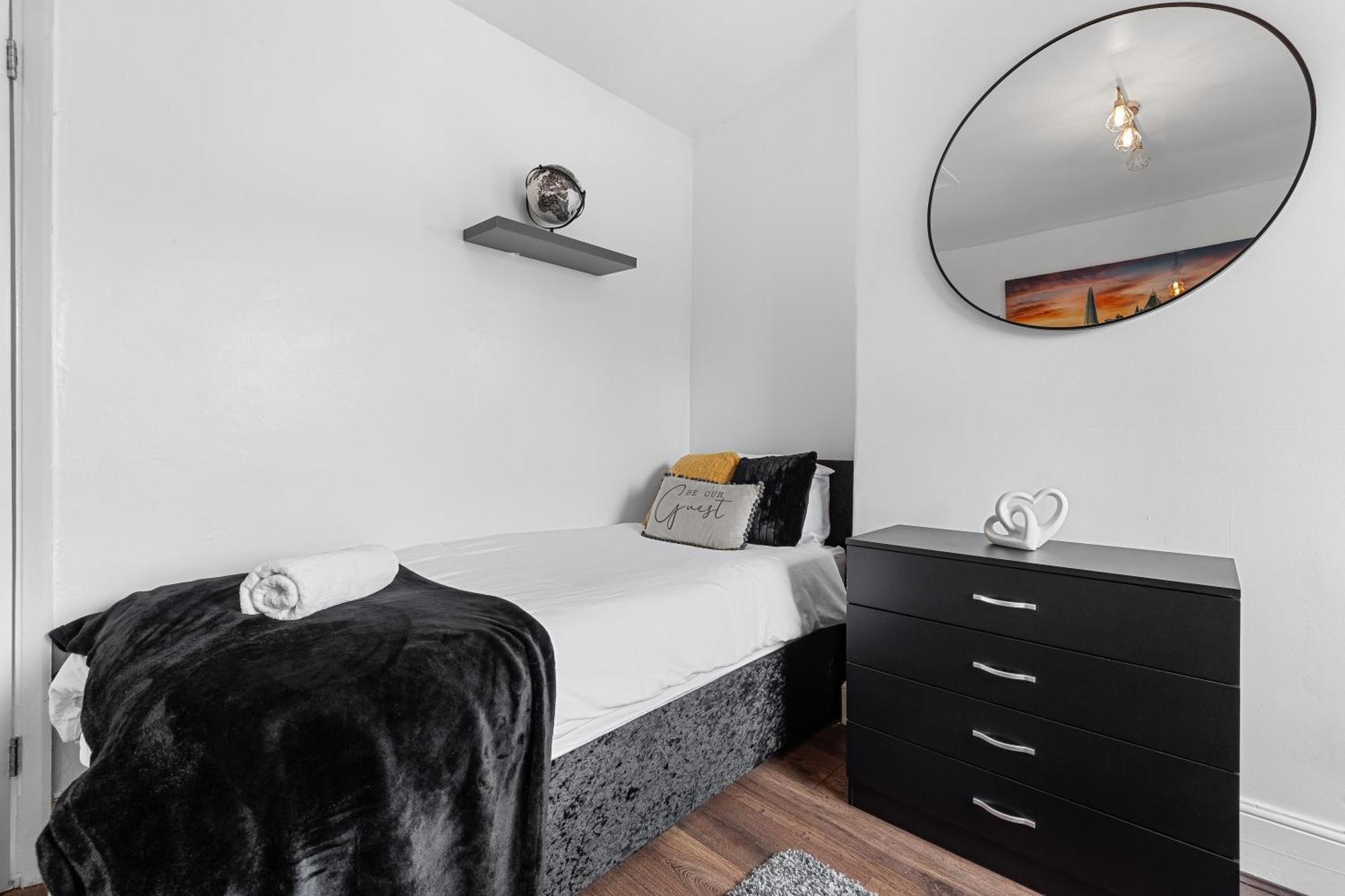 The Hogwarts Retreat - Cinema Room - Special May Offer - 25Th - 31St Watford  Exteriér fotografie