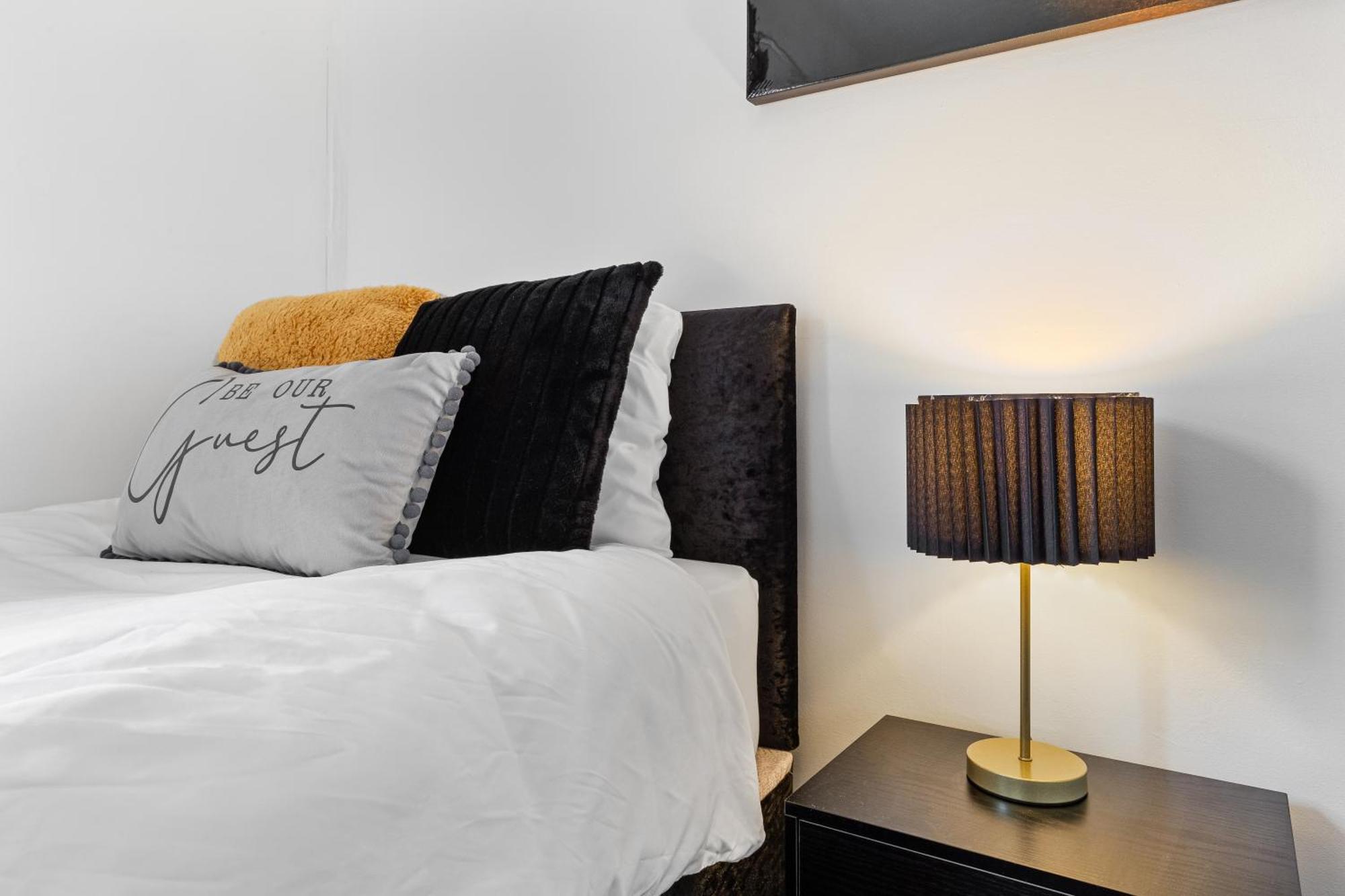 The Hogwarts Retreat - Cinema Room - Special May Offer - 25Th - 31St Watford  Exteriér fotografie