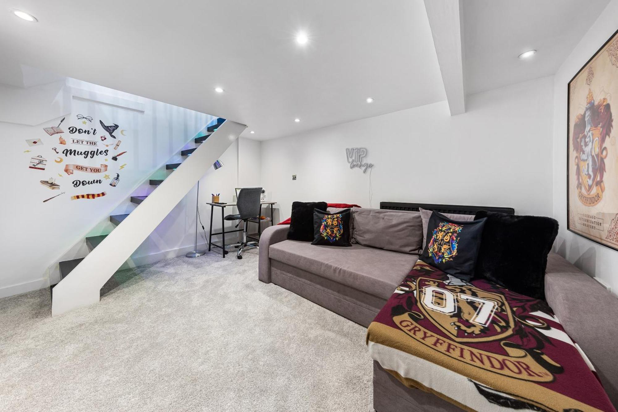The Hogwarts Retreat - Cinema Room - Special May Offer - 25Th - 31St Watford  Exteriér fotografie