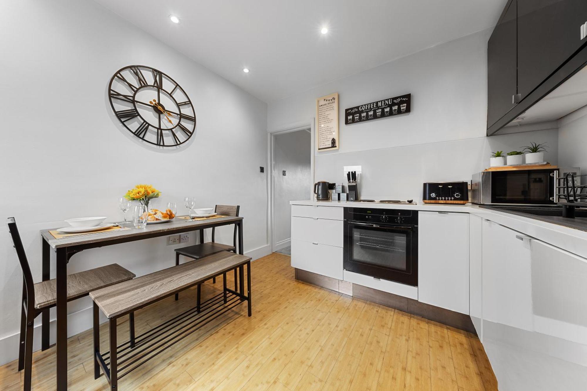 The Hogwarts Retreat - Cinema Room - Special May Offer - 25Th - 31St Watford  Exteriér fotografie