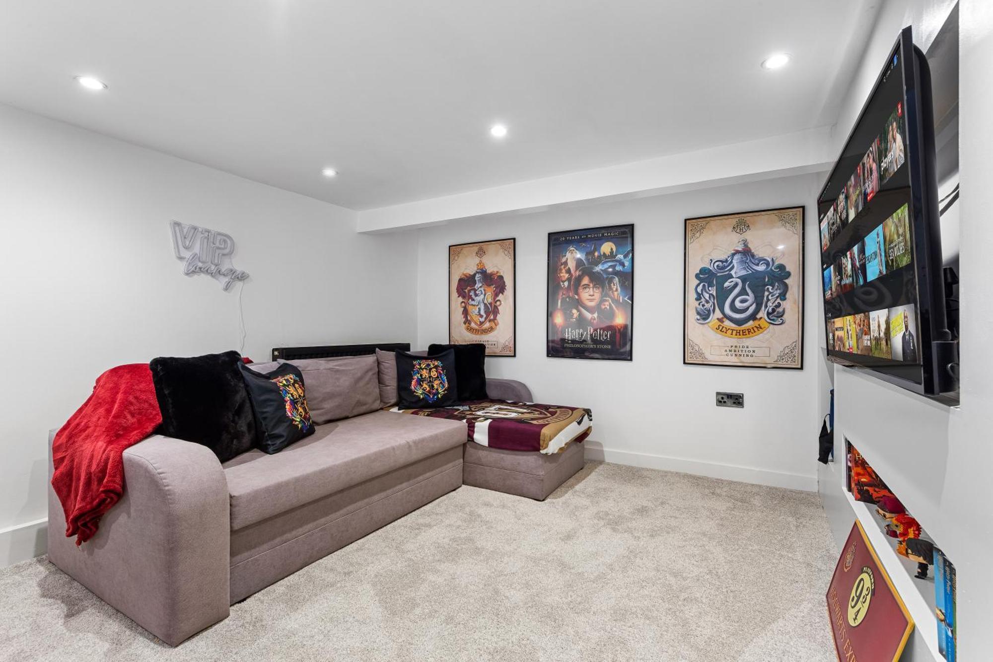The Hogwarts Retreat - Cinema Room - Special May Offer - 25Th - 31St Watford  Exteriér fotografie
