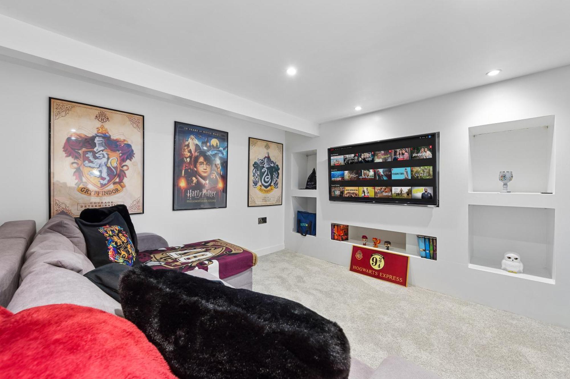 The Hogwarts Retreat - Cinema Room - Special May Offer - 25Th - 31St Watford  Exteriér fotografie