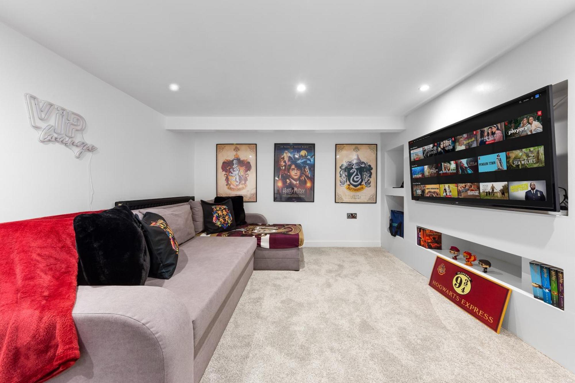 The Hogwarts Retreat - Cinema Room - Special May Offer - 25Th - 31St Watford  Exteriér fotografie