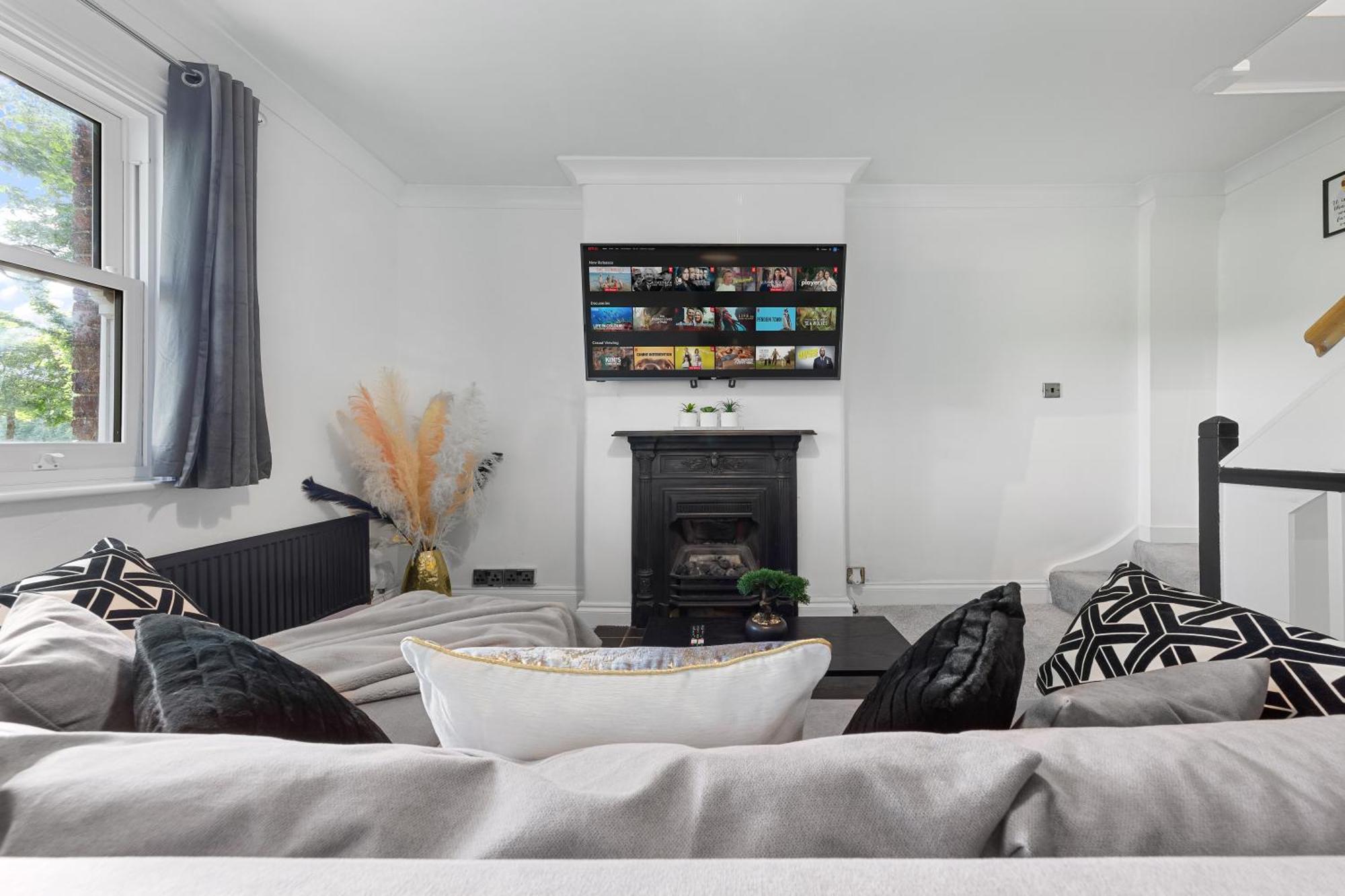 The Hogwarts Retreat - Cinema Room - Special May Offer - 25Th - 31St Watford  Exteriér fotografie